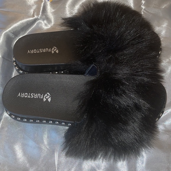 Fur Story Black Sandal Size 10-11 - Picture 2 of 5